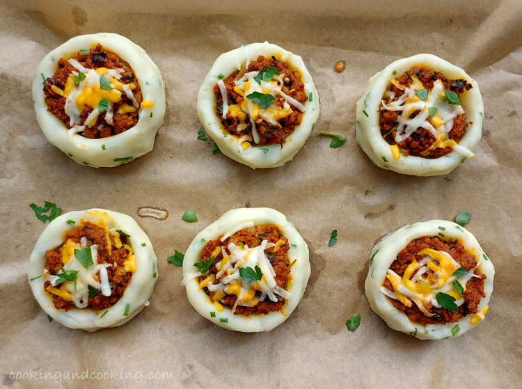 Mashed Potato Cups with Ground Beef