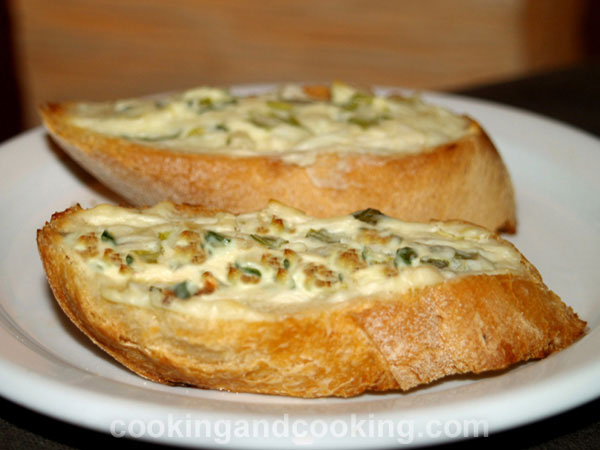 Garlic Cream Cheese Crostini