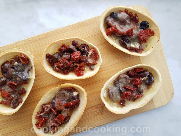 Baked Brie Tortilla Bowls