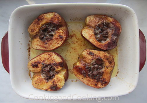 Baked Marshmallow Apples