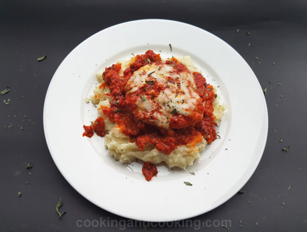 Chicken in Vegetable Spread Sauce