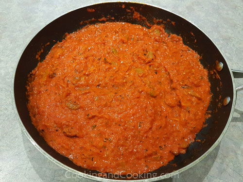 Chicken in Vegetable Spread Sauce