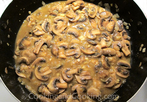 Chicken with Mushroom Sauce