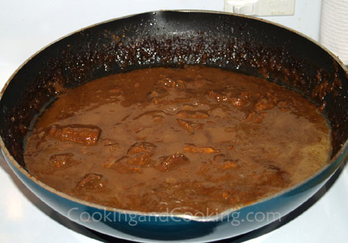 Fesenjoon (Persian Pomegranate Walnut Stew) Fesenjoon (Persian Pomegranate Walnut Stew)