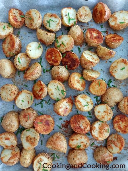 Parmesan-Garlic-Roasted-Potatoes