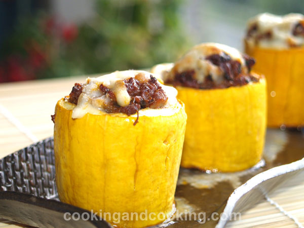 Stuffed Zucchini with Ground Beef